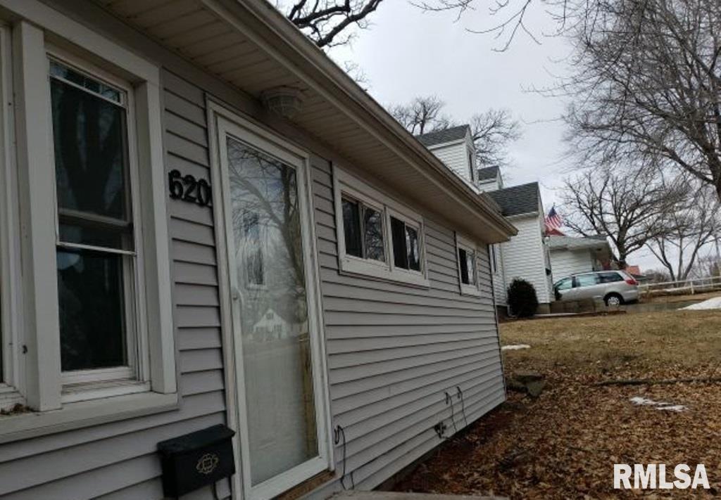 620 Maxwell Street Waterloo, IA 50701 - Photo 2 of 12 Gallery Image 2
