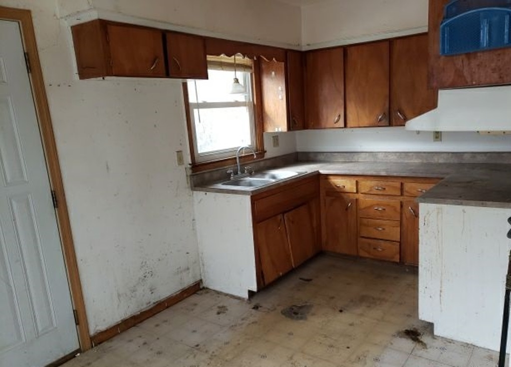 620 Maxwell Street Waterloo, IA 50701 - Photo 5 of 12 Gallery Image 5