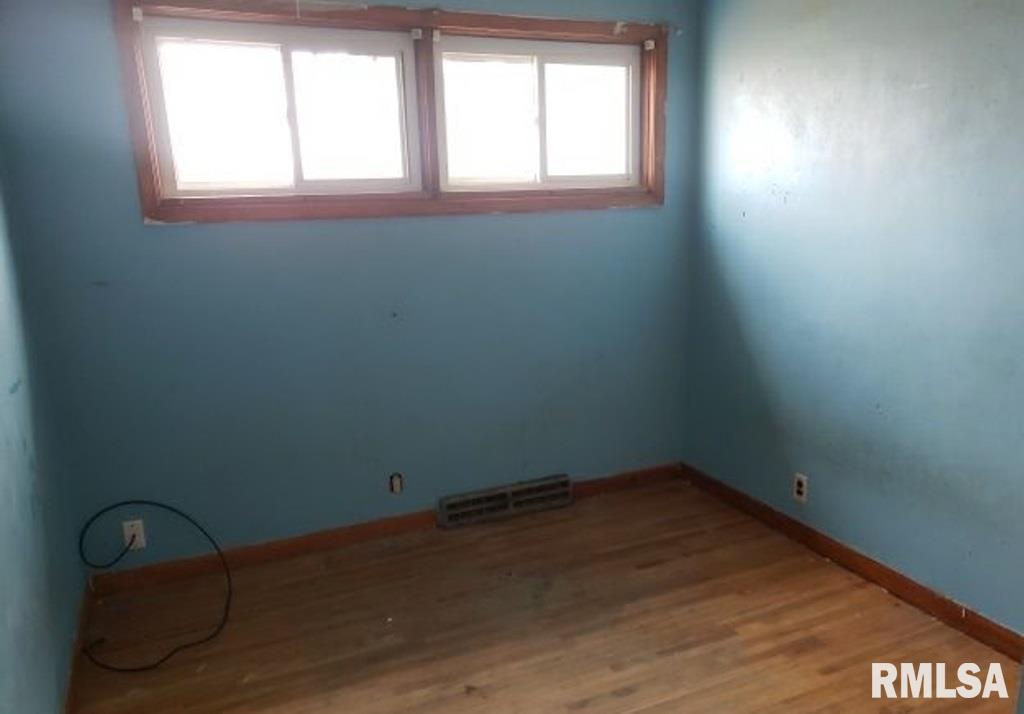 620 Maxwell Street Waterloo, IA 50701 - Photo 7 of 12 Gallery Image 7