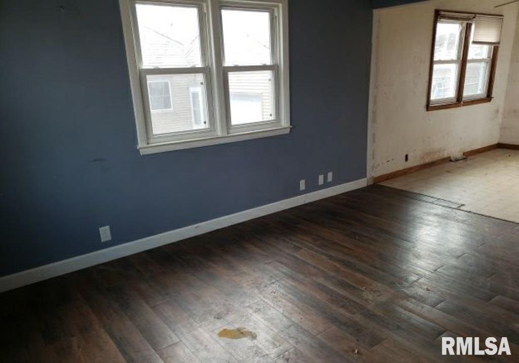 620 Maxwell Street Waterloo, IA 50701 - Photo 8 of 12 Gallery Image 8