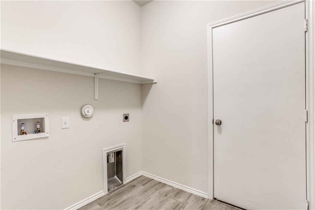 1413 Cliffbrake Way Georgetown, TX 78626 - Photo 22 of 30 a hallway with closet