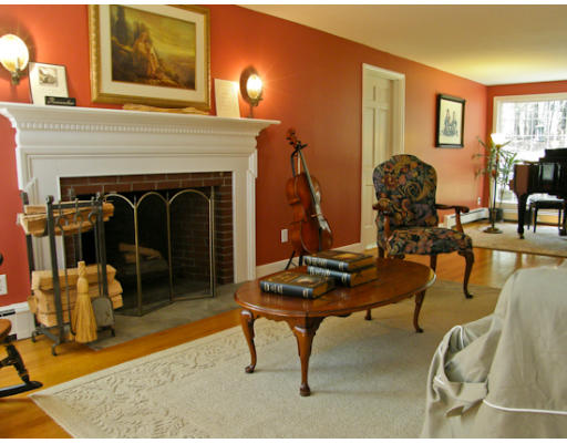 105 Commerford Road Concord, MA 01742 - Photo 2 of 18 Gallery Image 2