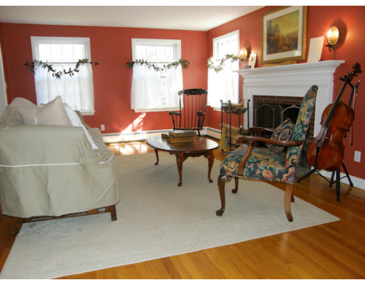 105 Commerford Road Concord, MA 01742 - Photo 3 of 18 Gallery Image 3
