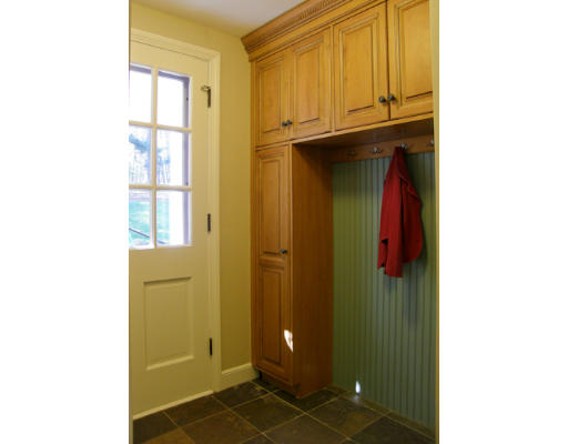 105 Commerford Road Concord, MA 01742 - Photo 6 of 18 Gallery Image 6