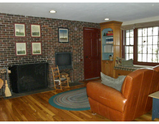 105 Commerford Road Concord, MA 01742 - Photo 8 of 18 Gallery Image 8