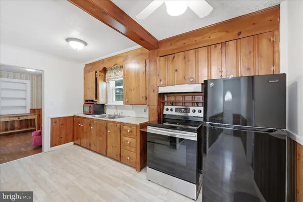 $320,000 | 510 North Pleasant Valley Road, Winchester, VA 22601