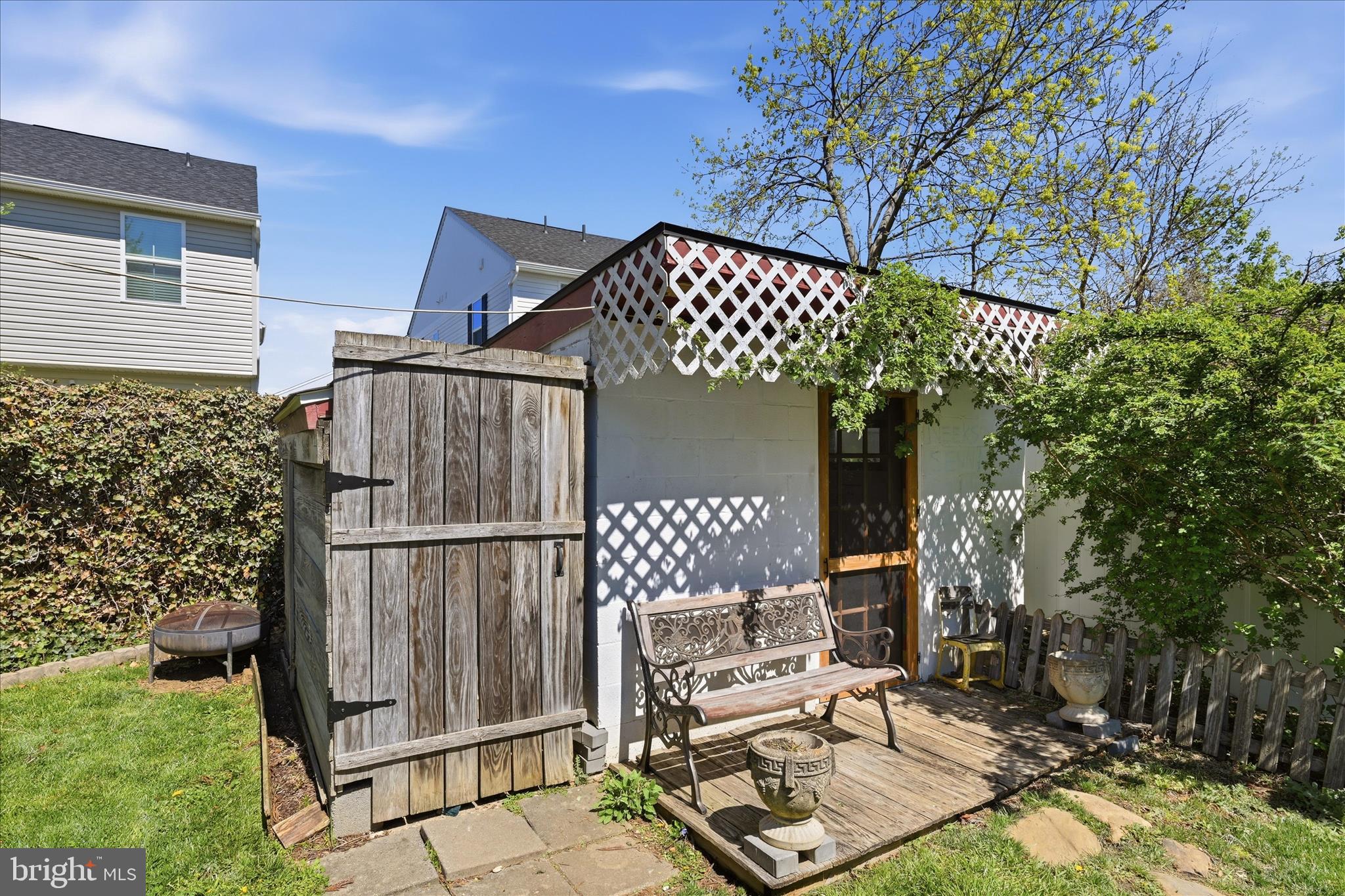 510 North Pleasant Valley Road Winchester, VA 22601 - Photo 49 of 63 a backyard of a house with table and chairs