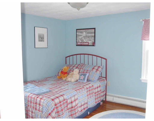 42 Whitney Road Medford, MA 02155 - Photo 4 of 13 Gallery Image 4