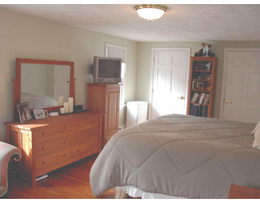 42 Whitney Road Medford, MA 02155 - Photo 8 of 13 Gallery Image 8