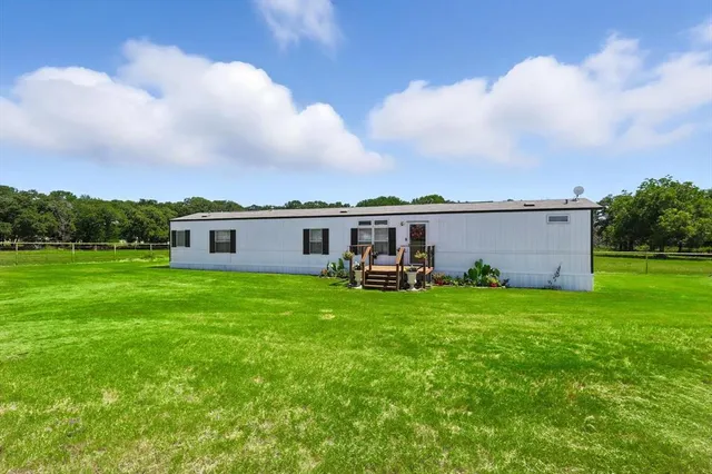 $264,900 | 243 County Road 4851, Newark, TX 76071