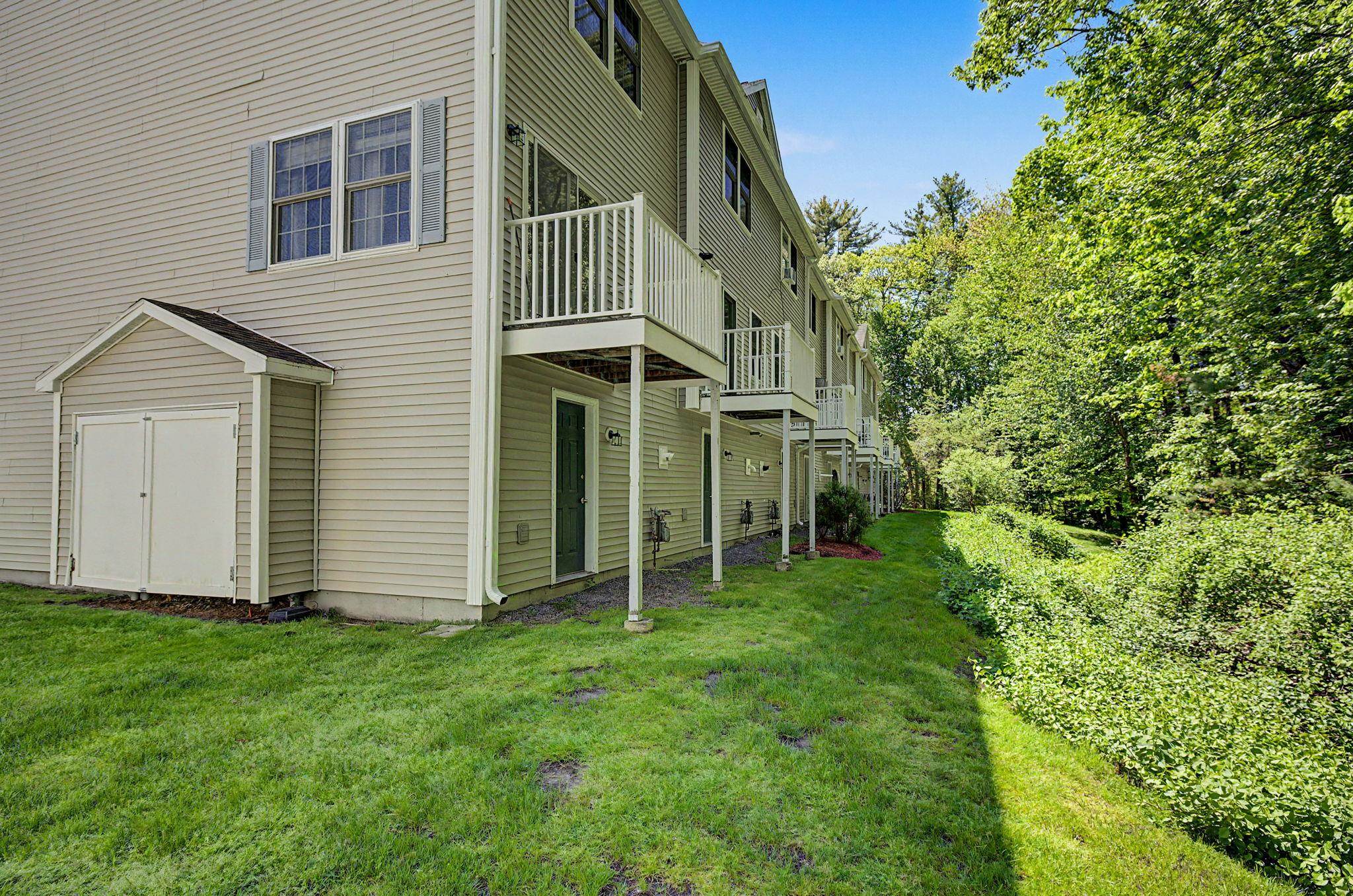 1029 South Mammoth Road, Unit 15 Manchester, NH 03109 - Photo 29 of 37