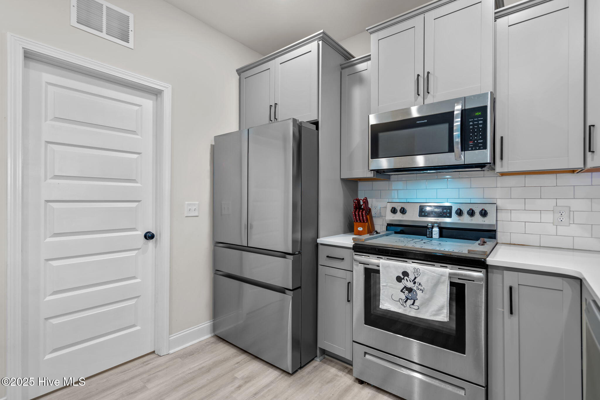 3990 Eclipse Avenue Leland, NC 28451 - Photo 6 of 34 6-kitchen_pantry