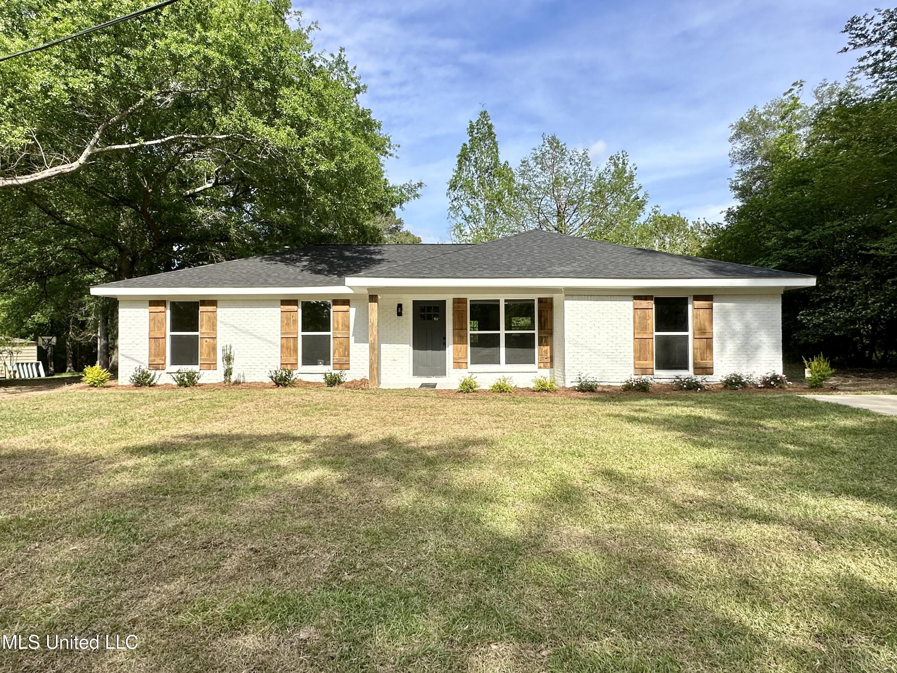 626 Siloam Road Magee, MS 39111 - Photo 2 of 22 IMG_9794