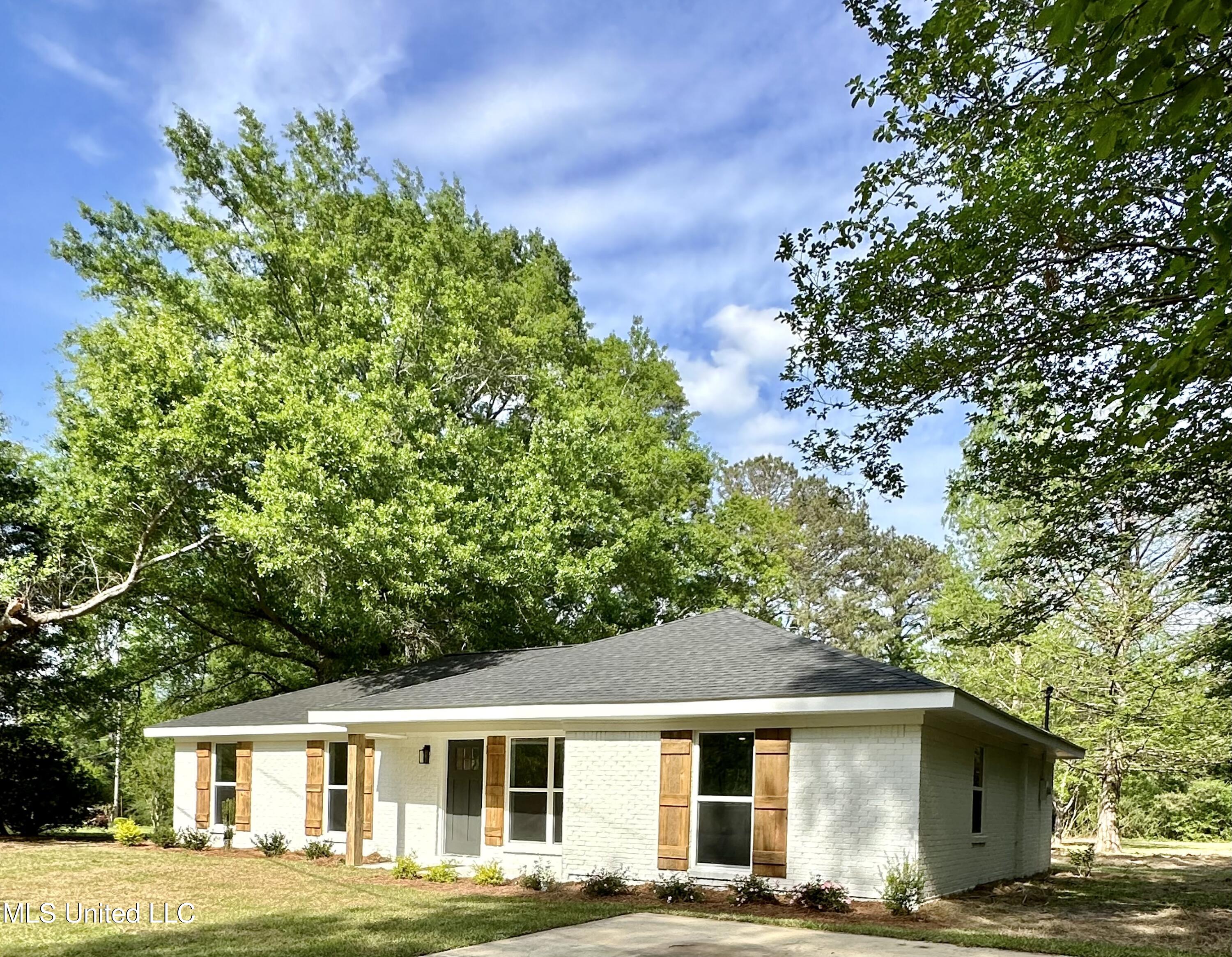 626 Siloam Road Magee, MS 39111 - Photo 3 of 22 IMG_9796