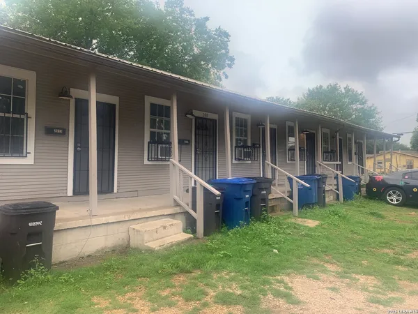 $740 | 2011 South San Jacinto Street, San Antonio, TX 78207