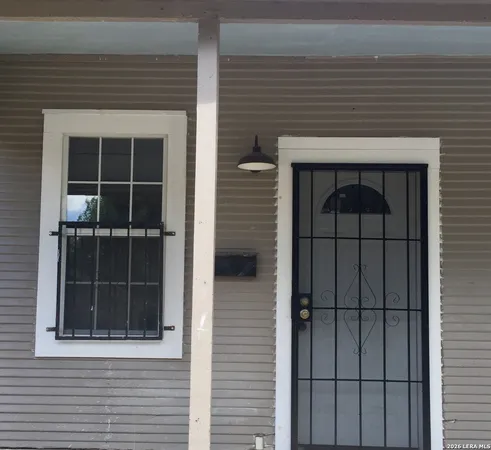 $740 | 2011 South San Jacinto Street, San Antonio, TX 78207