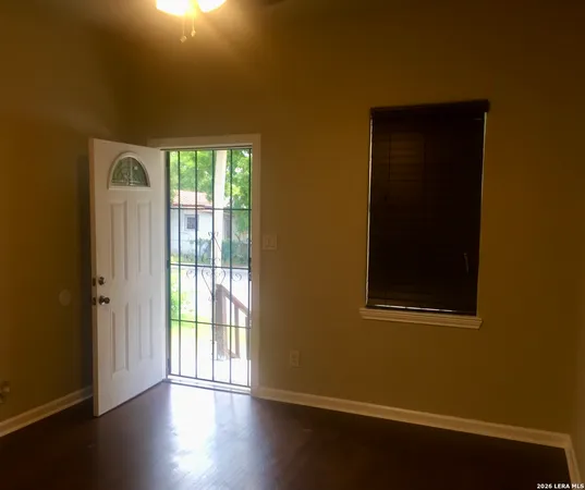 $740 | 2011 South San Jacinto Street, San Antonio, TX 78207