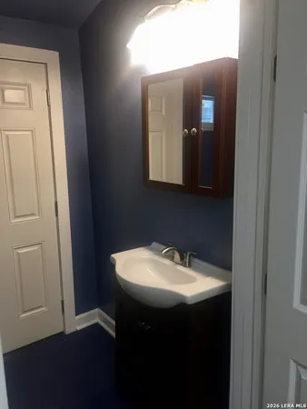 $740 | 2011 South San Jacinto Street, San Antonio, TX 78207