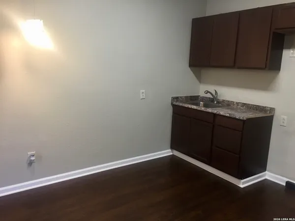 $740 | 2011 South San Jacinto Street, San Antonio, TX 78207