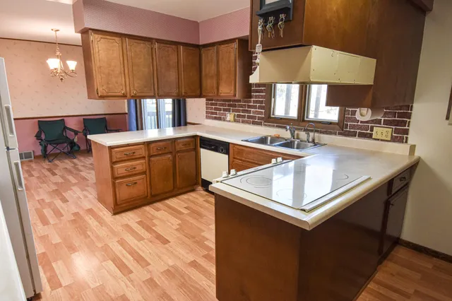 $219,900 | 302 Sherwood Avenue North, Thief River Falls, MN 56701