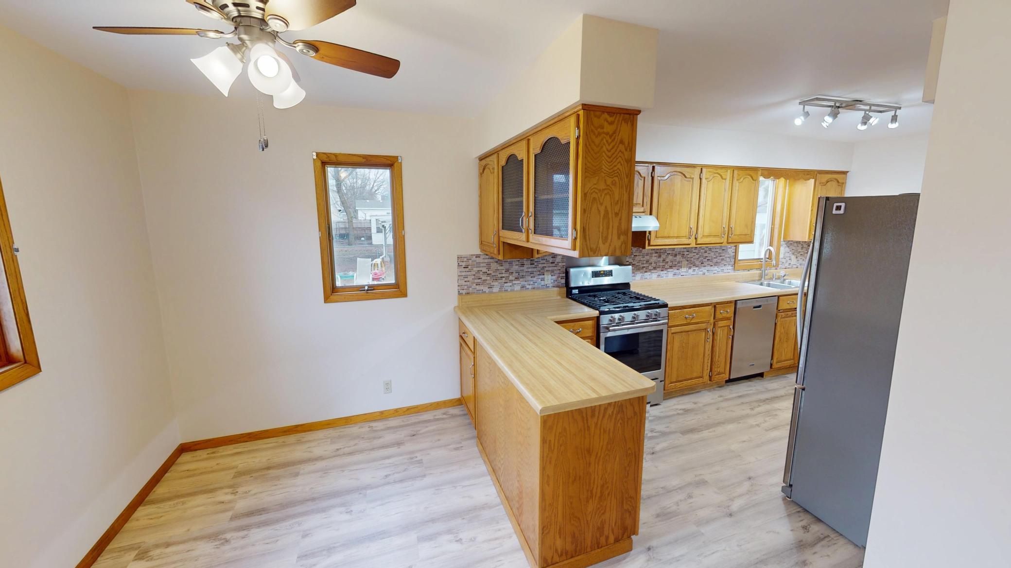 1008 9th Avenue Southwest Austin, MN 55912 - Photo 10 of 50