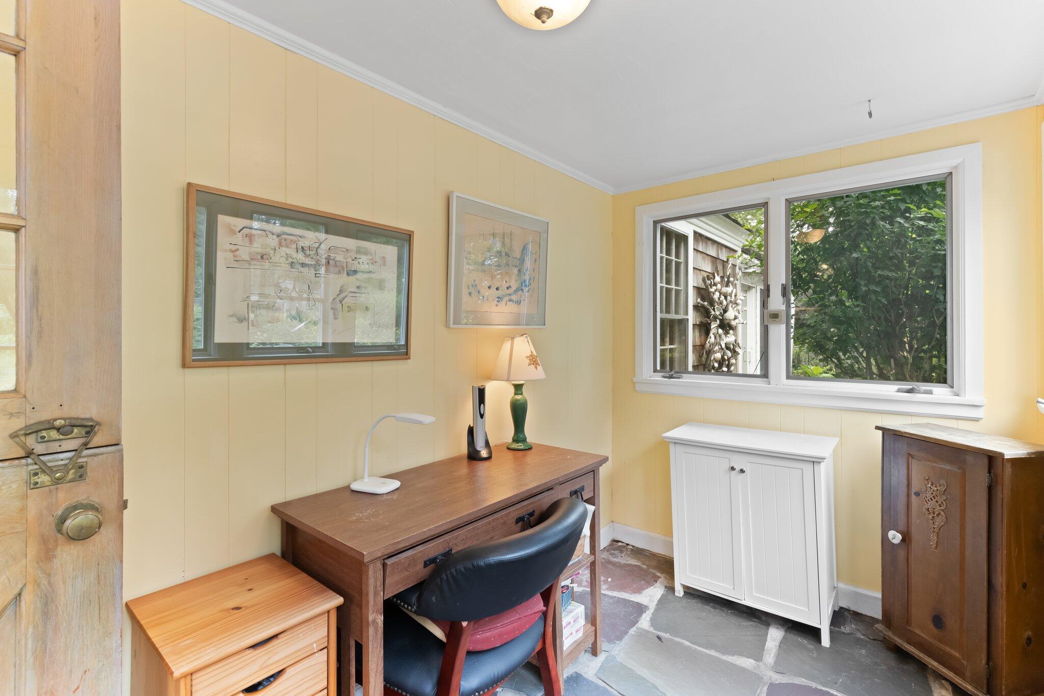 152 Monument Road Orleans, MA 02653 - Photo 15 of 40 a room with furniture and window