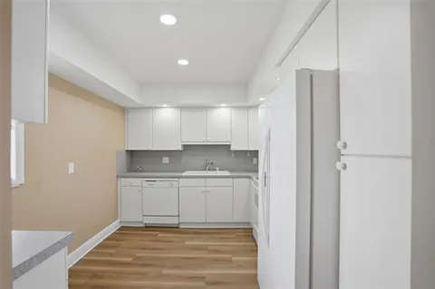 $325,000 | 5108 Brittany Drive South, Unit 1006, St. Petersburg, FL 33715