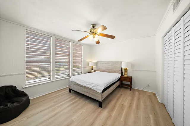 $279,000 | 31 Dolphin Street, Bayou Vista, TX 77563