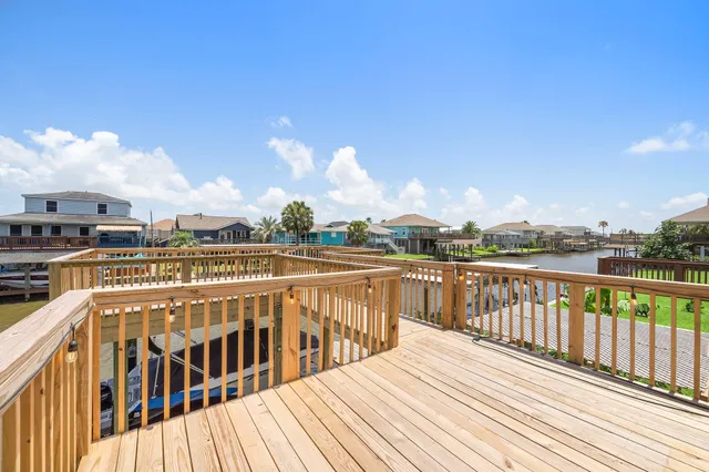 $279,000 | 31 Dolphin Street, Bayou Vista, TX 77563