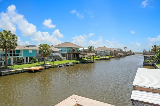 $279,000 | 31 Dolphin Street, Bayou Vista, TX 77563