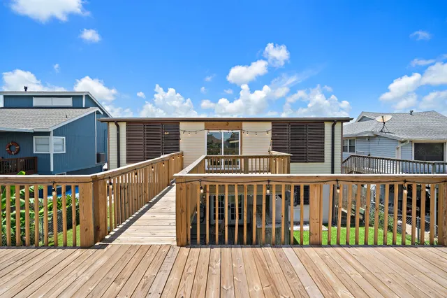 $279,000 | 31 Dolphin Street, Bayou Vista, TX 77563