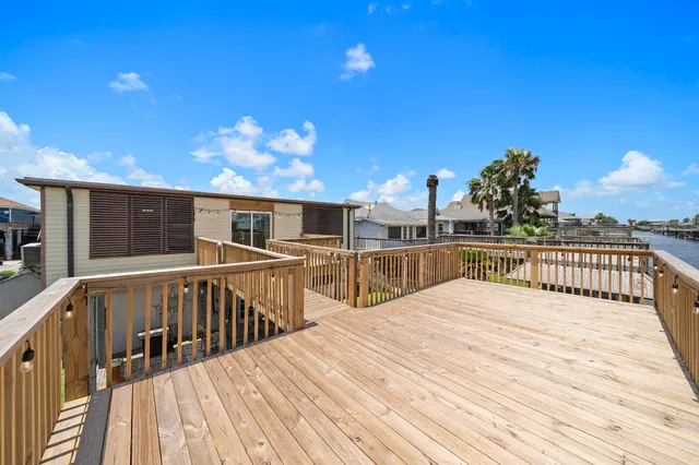 $279,000 | 31 Dolphin Street, Bayou Vista, TX 77563