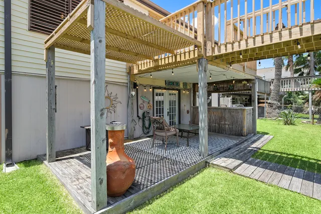 $279,000 | 31 Dolphin Street, Bayou Vista, TX 77563