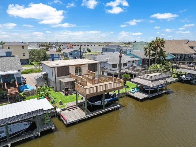 $279,000 | 31 Dolphin Street, Bayou Vista, TX 77563