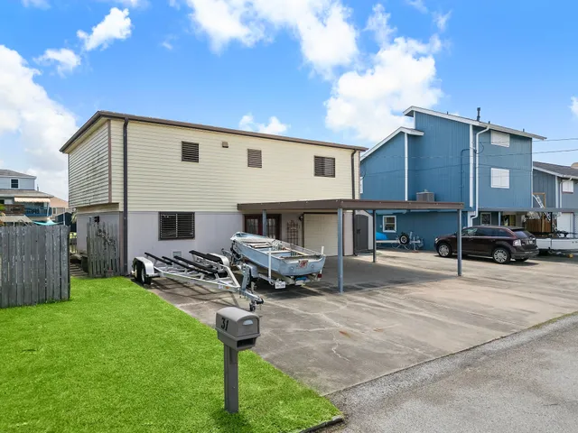 $279,000 | 31 Dolphin Street, Bayou Vista, TX 77563