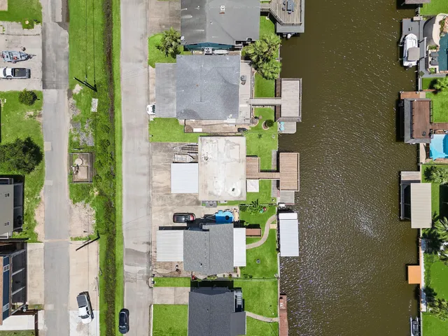 $279,000 | 31 Dolphin Street, Bayou Vista, TX 77563