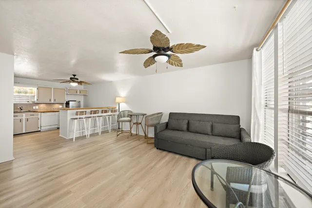 $279,000 | 31 Dolphin Street, Bayou Vista, TX 77563