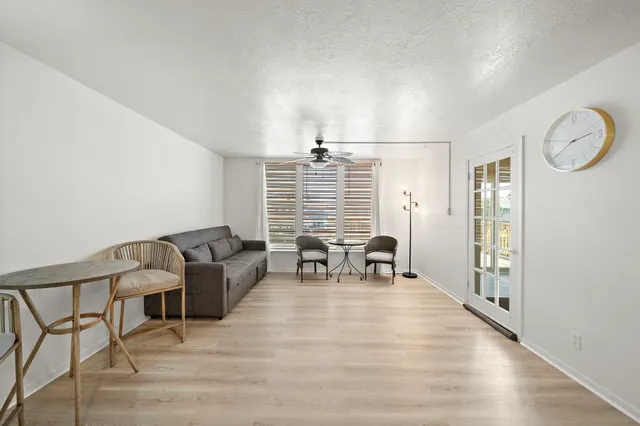 $279,000 | 31 Dolphin Street, Bayou Vista, TX 77563