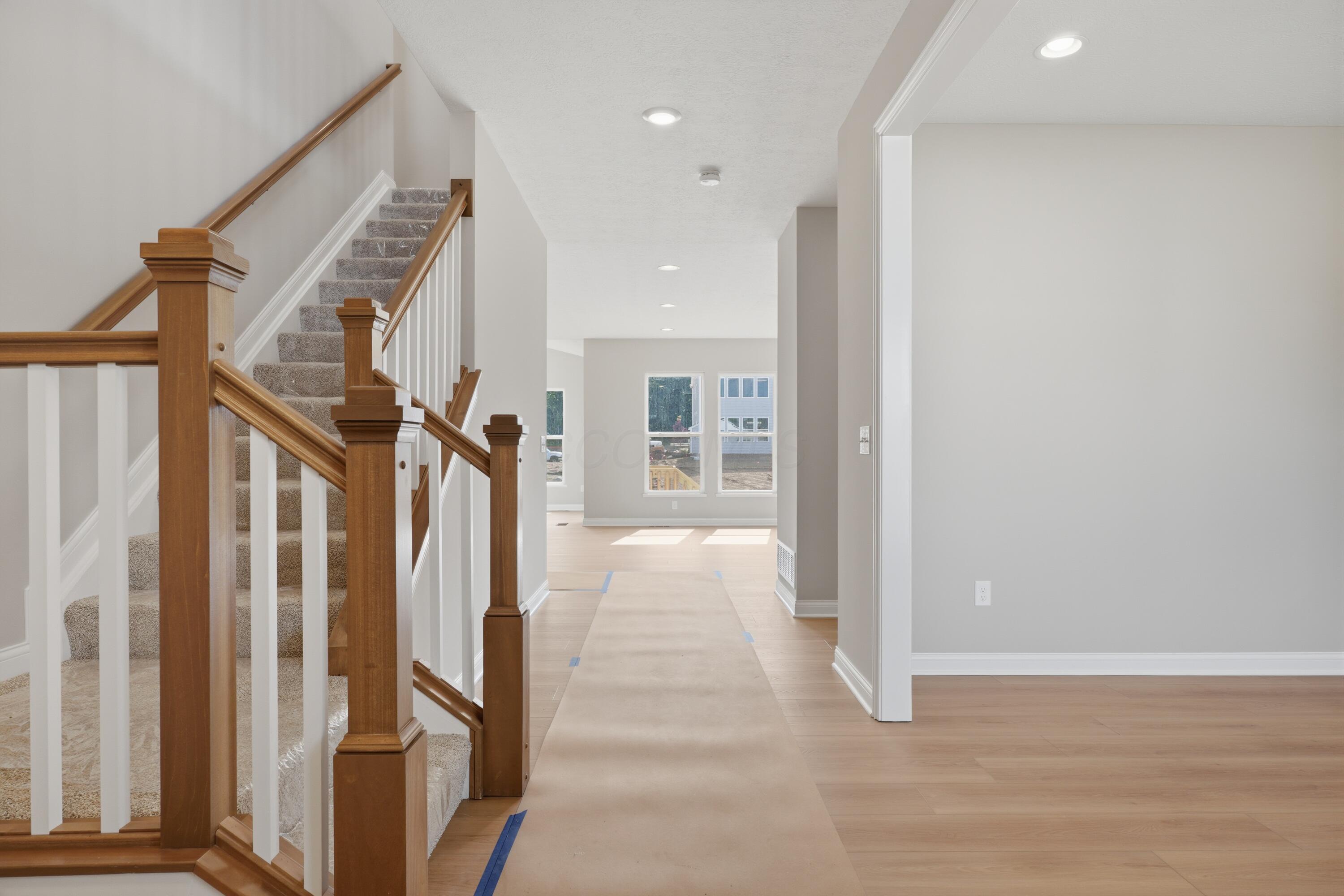 9694 Riley Road Plain City, OH 43064 - Photo 4 of 56 Entryway