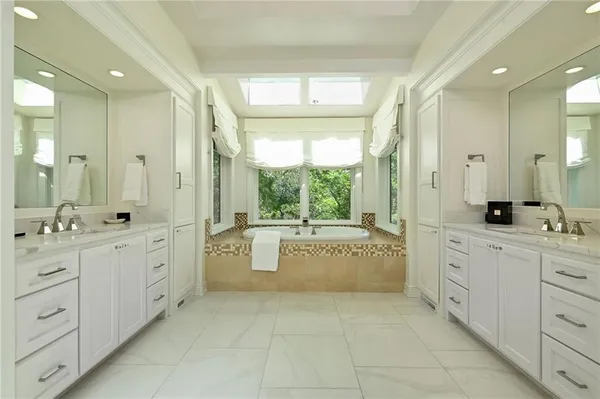 $3,100,000 | 10625 West 192nd Place, Overland Park, KS 66083
