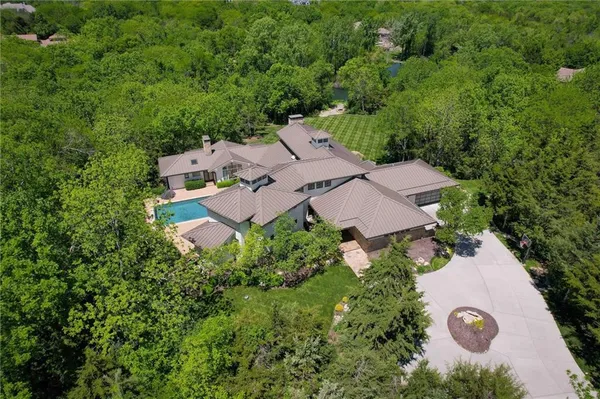 $3,100,000 | 10625 West 192nd Place, Overland Park, KS 66083