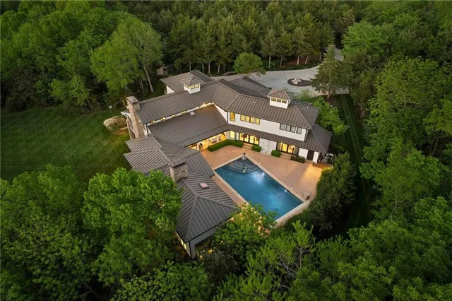 $3,100,000 | 10625 West 192nd Place, Overland Park, KS 66083