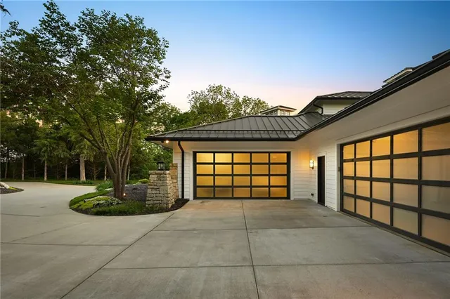 $3,100,000 | 10625 West 192nd Place, Overland Park, KS 66083