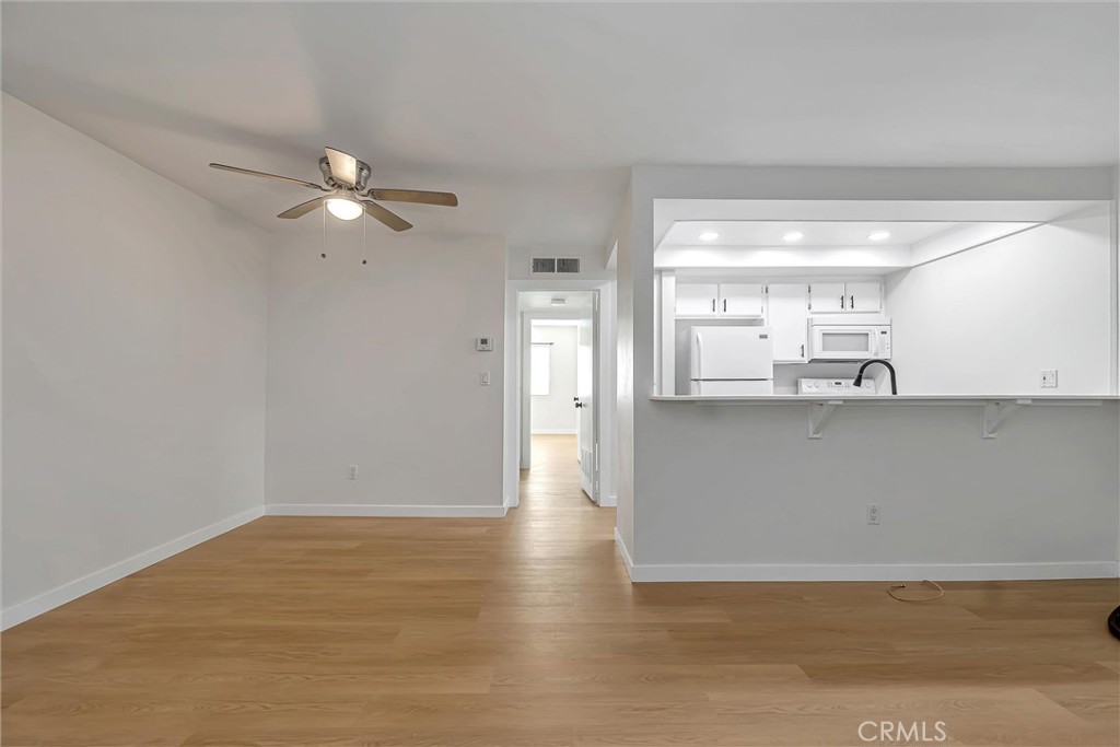 7304 Corbin Avenue, Unit J Reseda, CA 91335 - Photo 12 of 34