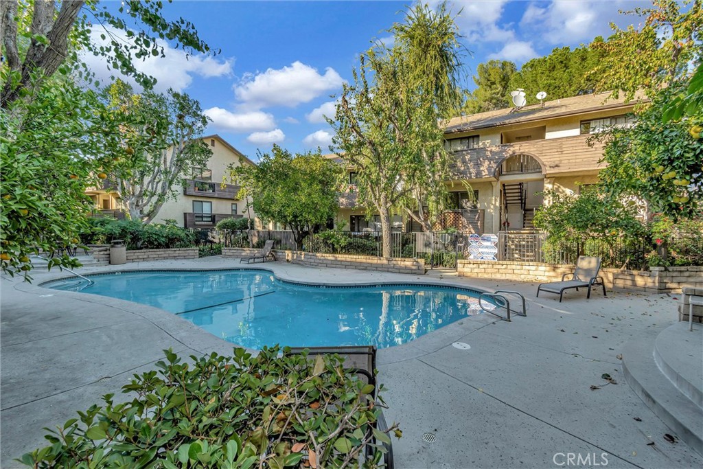 7304 Corbin Avenue, Unit J Reseda, CA 91335 - Photo 21 of 34