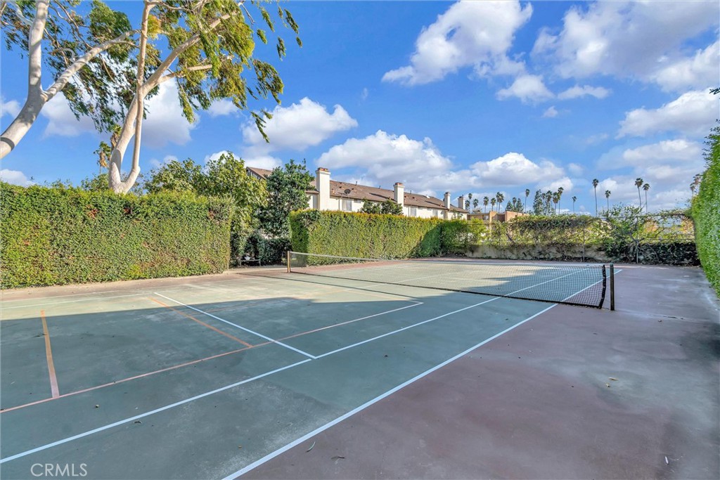 7304 Corbin Avenue, Unit J Reseda, CA 91335 - Photo 24 of 34