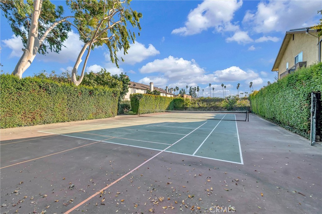 7304 Corbin Avenue, Unit J Reseda, CA 91335 - Photo 25 of 34
