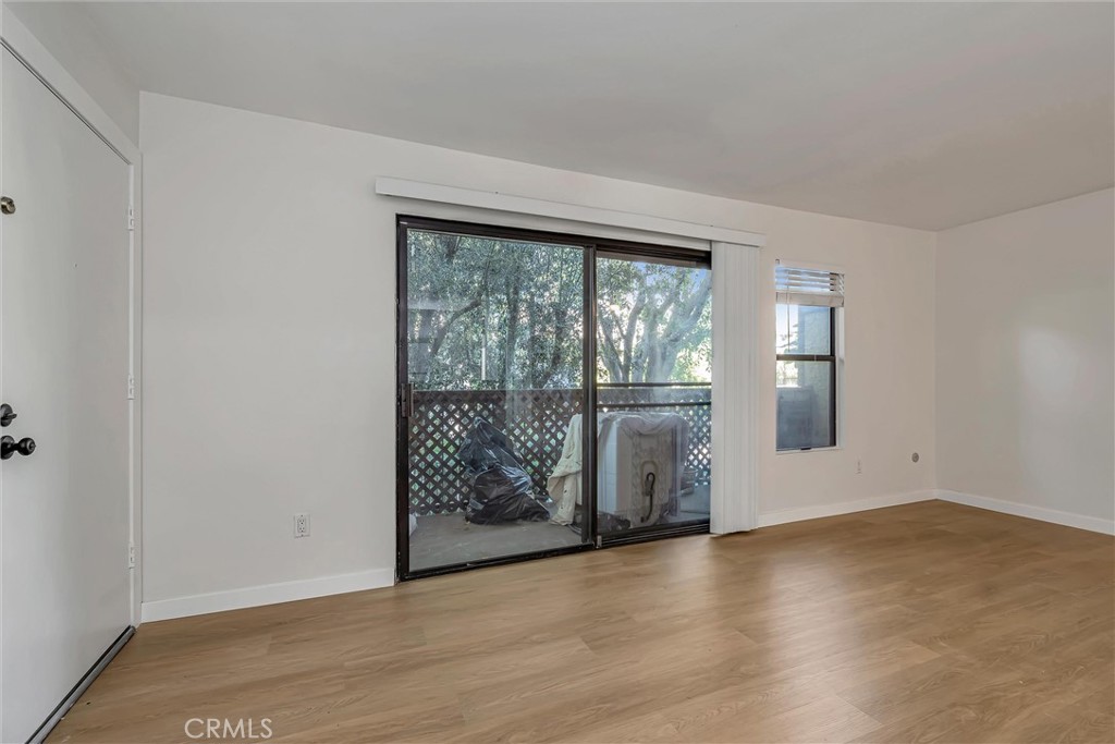 7304 Corbin Avenue, Unit J Reseda, CA 91335 - Photo 3 of 34