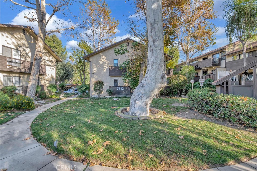 7304 Corbin Avenue, Unit J Reseda, CA 91335 - Photo 33 of 34