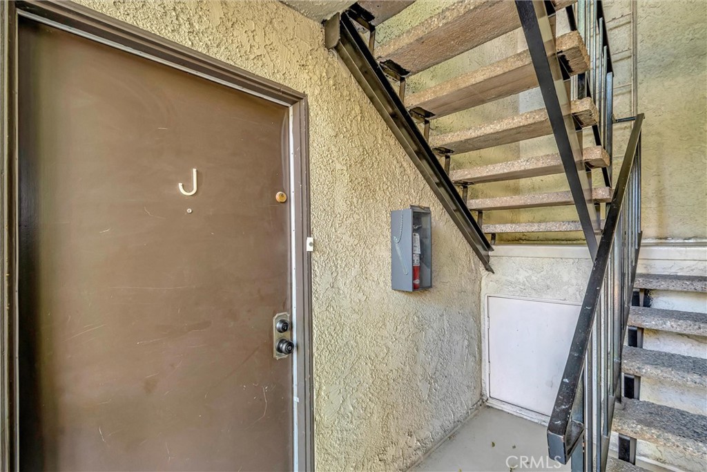 7304 Corbin Avenue, Unit J Reseda, CA 91335 - Photo 34 of 34